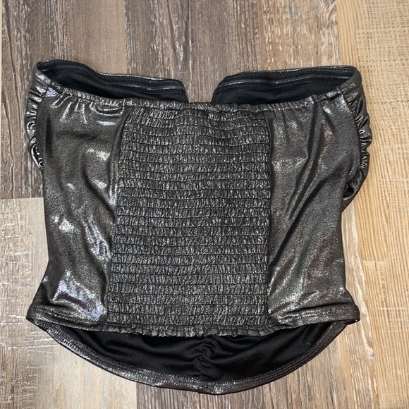 Metallic crop top✨ - Picture 3 of 3